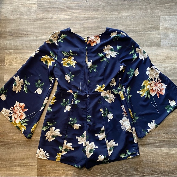 Main Strip romper Medium - Picture 5 of 8